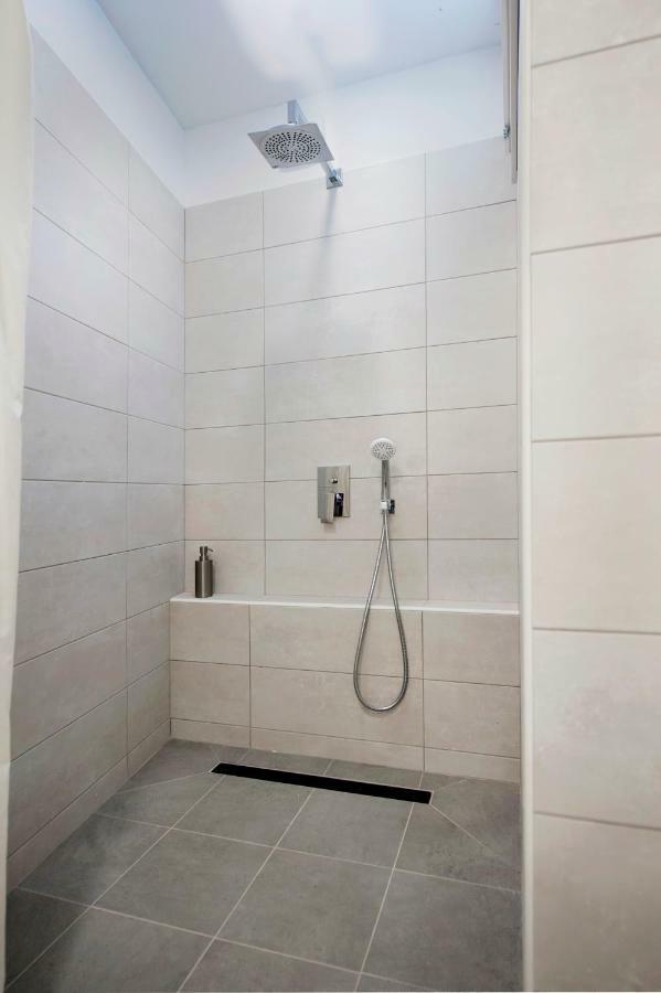 House Graziella Apartment โรวีน ภายนอก รูปภาพ